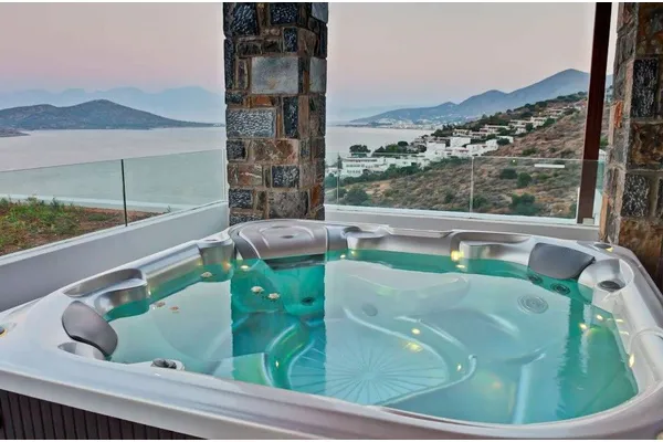 Royal Marmin Bay Boutique & Art Hotel