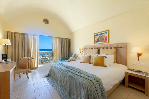 Giannoulis Santa Marina Plaza (Adults Only)