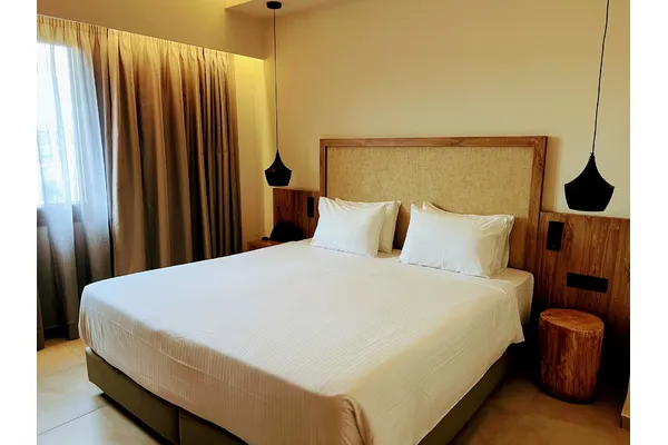 Amounda Bay Hotel